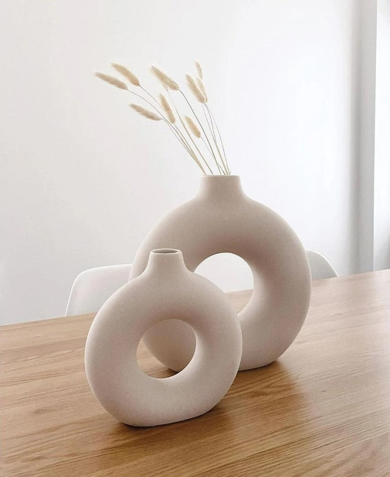Ashlo's Décor Ceramic Donut Vase for Pampas Grass Home Decor Items for Living Room Bedroom Accessories Dried Flower Vase Marriage Gifts for Couple
