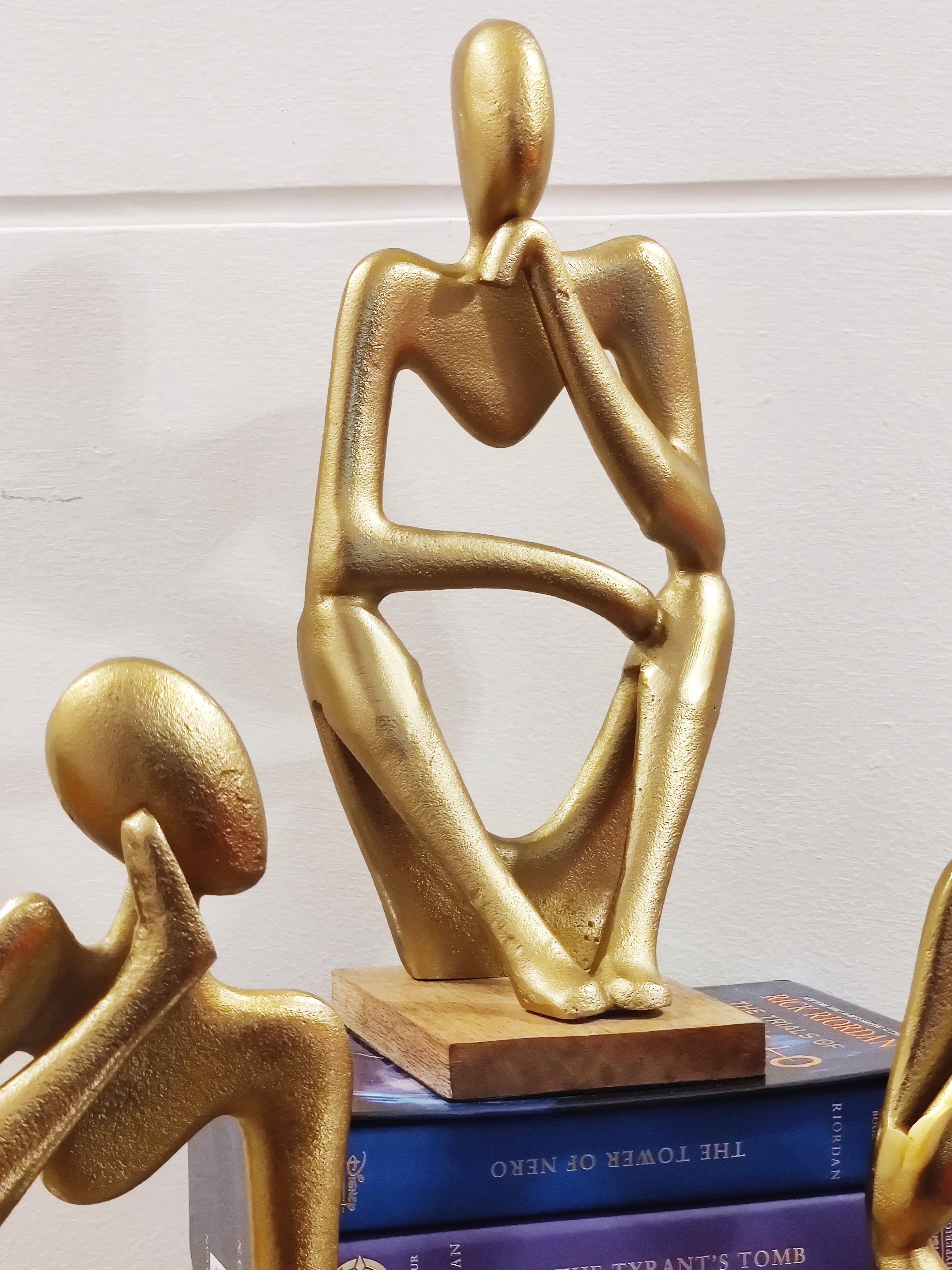 Table Decor/Statue – Ashlo's Decor