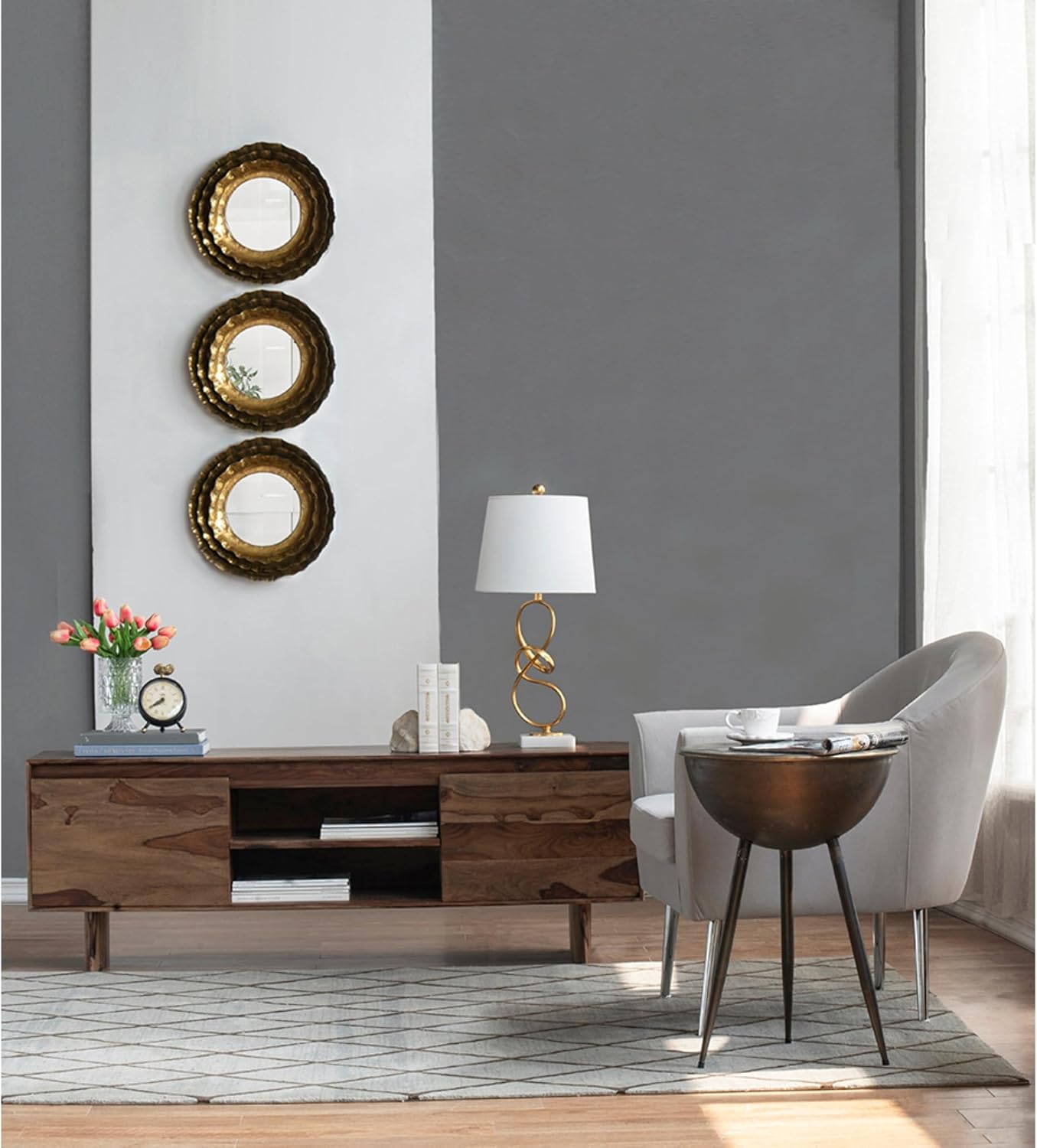 Ashlo's Round Wall-Mounted Mirror, Gold