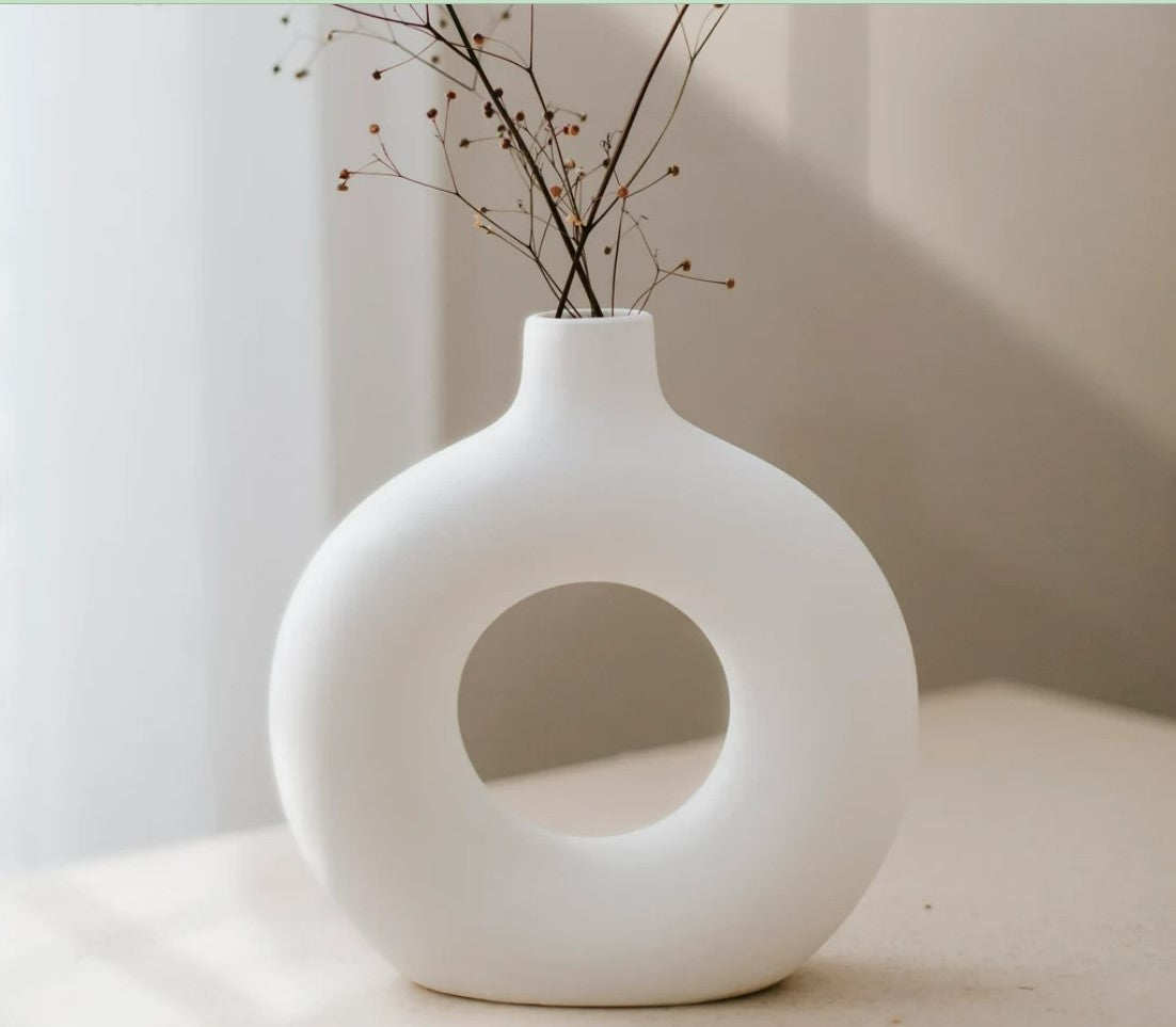 Ashlo's Décor Ceramic Donut Vase for Pampas Grass Home Decor Items for Living Room Bedroom Accessories Dried Flower Vase Marriage Gifts for Couple