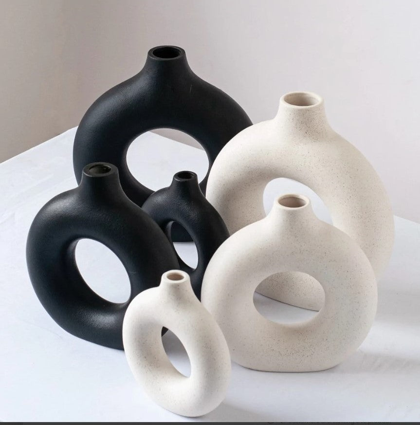 Ashlo's Décor Ceramic Donut Vase for Pampas Grass Home Decor Items for Living Room Bedroom Accessories Dried Flower Vase Marriage Gifts for Couple